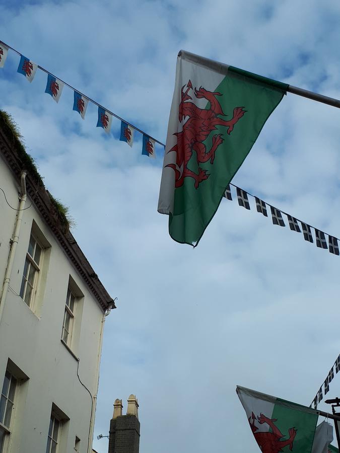 A Pousada Ty Glyndwr Bunkhouse, Bar And Cafe Caernarfon Exterior foto